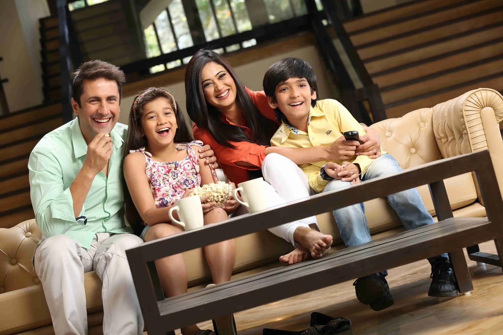 Shweta Tiwari with family inside a Royal Heritage bungalow, Vasind
